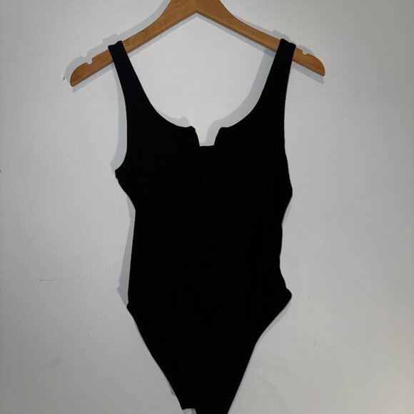 Women's Black V Notch Front Bodysuit - Picture 4 of 4